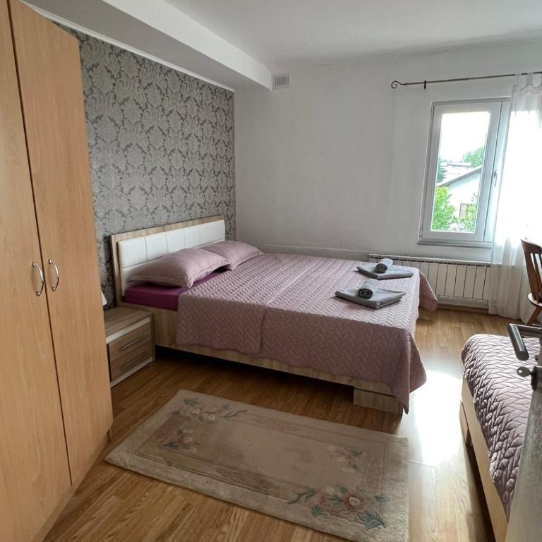 White house - Two-Bedroom Apartment - 4