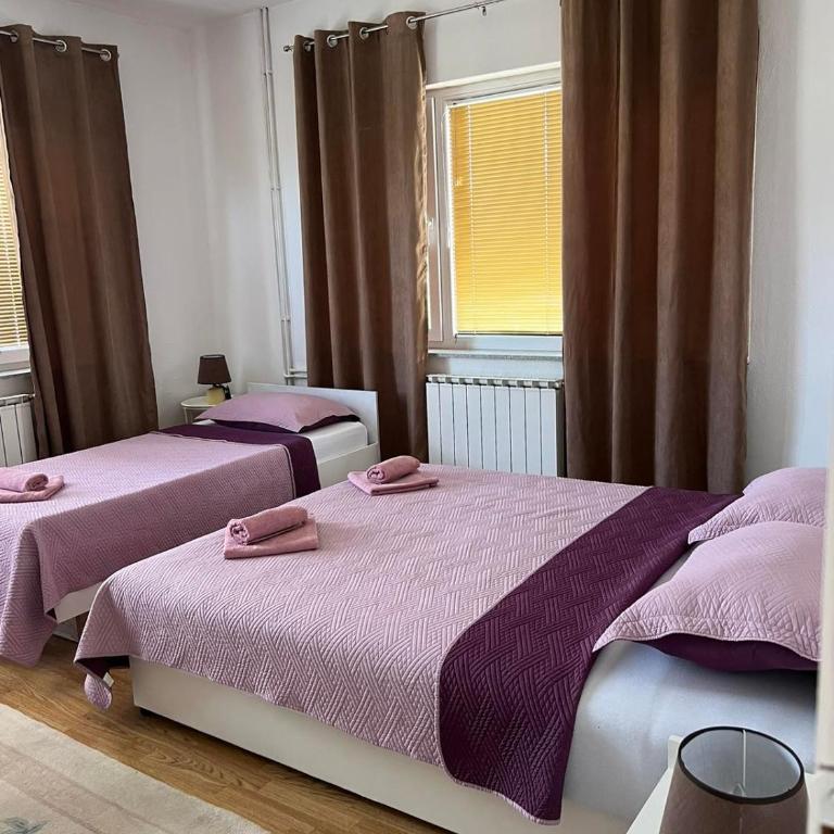 White house - Two-Bedroom Apartment - 8