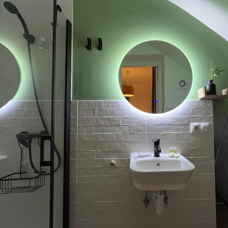 Alhondiga Luxury - Two-Bedroom Apartment - 19