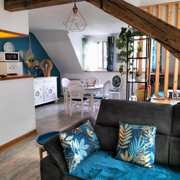 Près des Thermes de Bagnères de Bigorre, loft 3 étoiles, coloré et baigné de lumière - Loft - 8