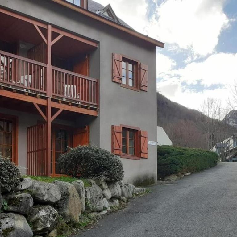 Studio vue montagnes RDC piscine - Appartement 1 Chambre - 37
