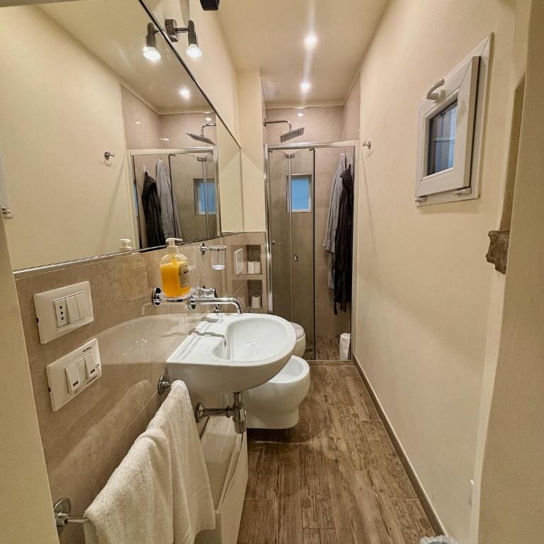 Suite "Faenza", Duomo a 2 passi, WiFi e AC - Camera Matrimoniale con Bagno Privato - 21