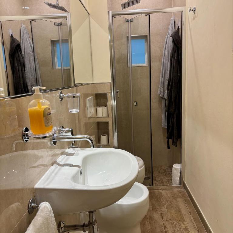Suite "Faenza", Duomo a 2 passi, WiFi e AC - Camera Matrimoniale con Bagno Privato - 20