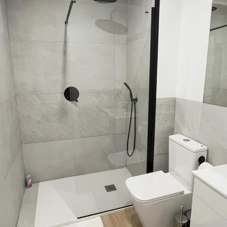Céntrico apartamento Triana - Three-Bedroom Apartment - 18