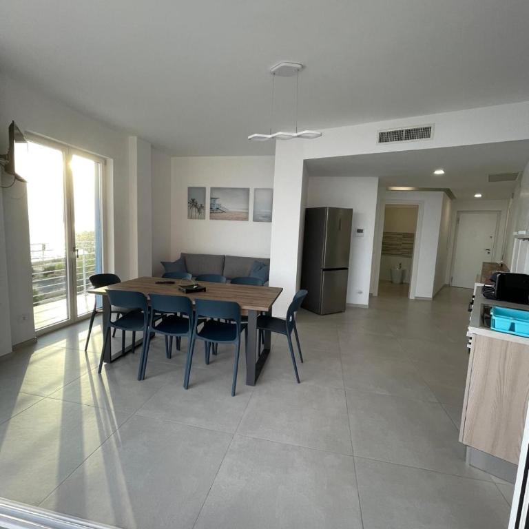 Appartamento Angolo Blu Fronte Mare - Two-Bedroom Apartment - 4