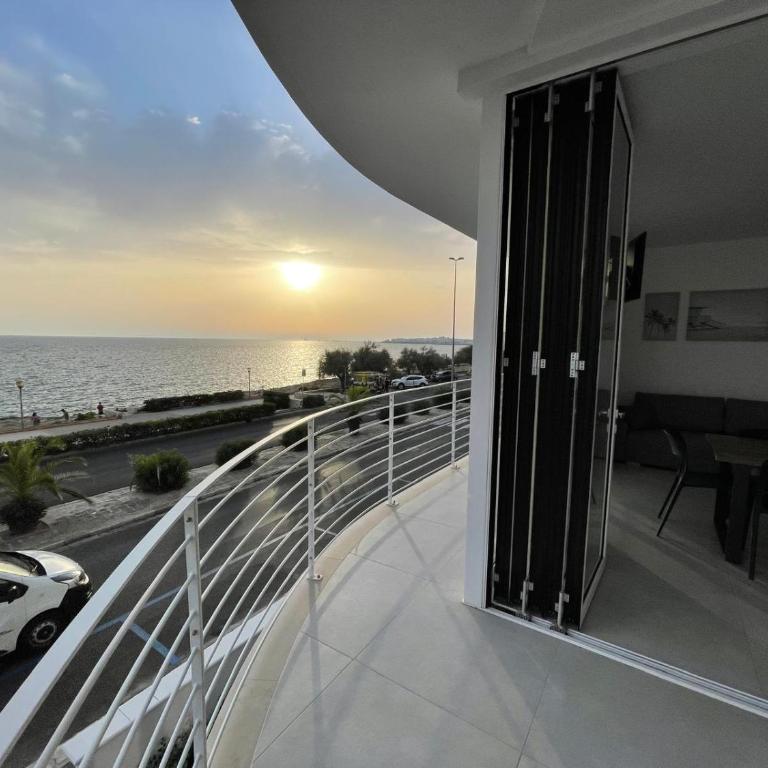 Appartamento Angolo Blu Fronte Mare - Two-Bedroom Apartment - 9