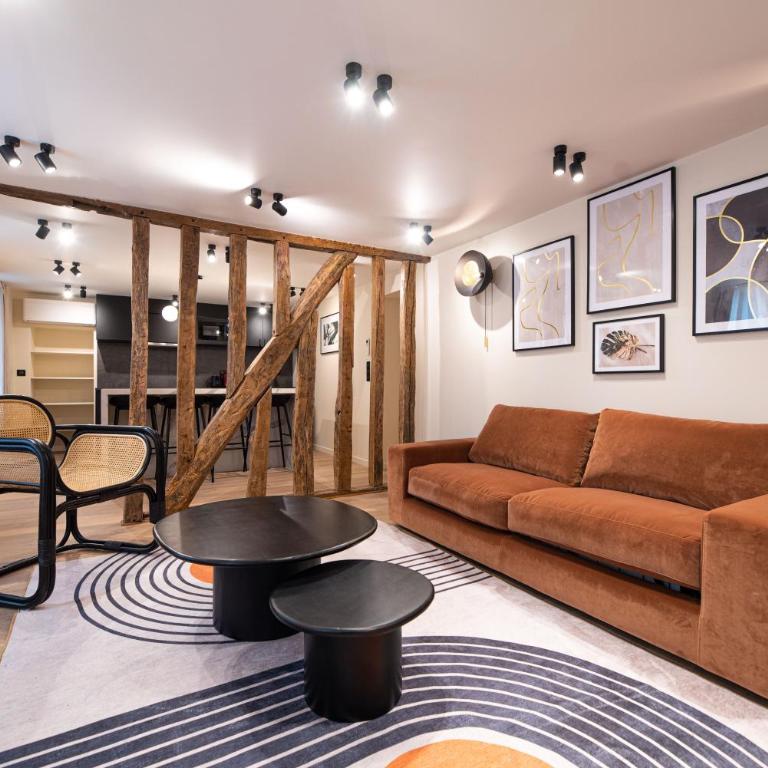 CIA - Home on Grands Boulevards - Three-Bedroom Deluxe Apartment - 1