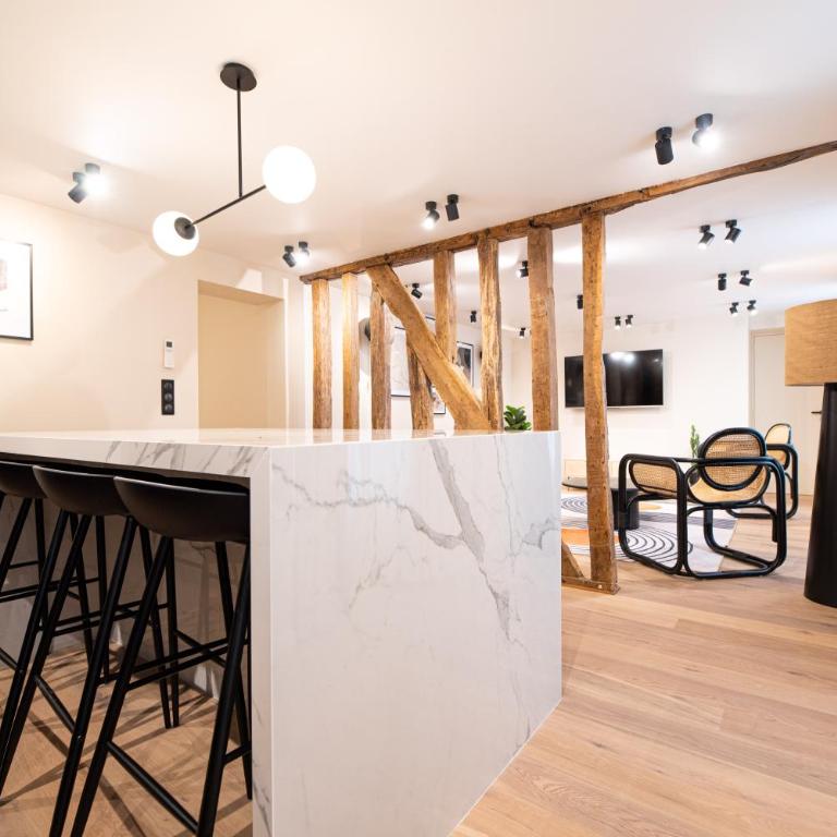 CIA - Home on Grands Boulevards - Three-Bedroom Deluxe Apartment - 8