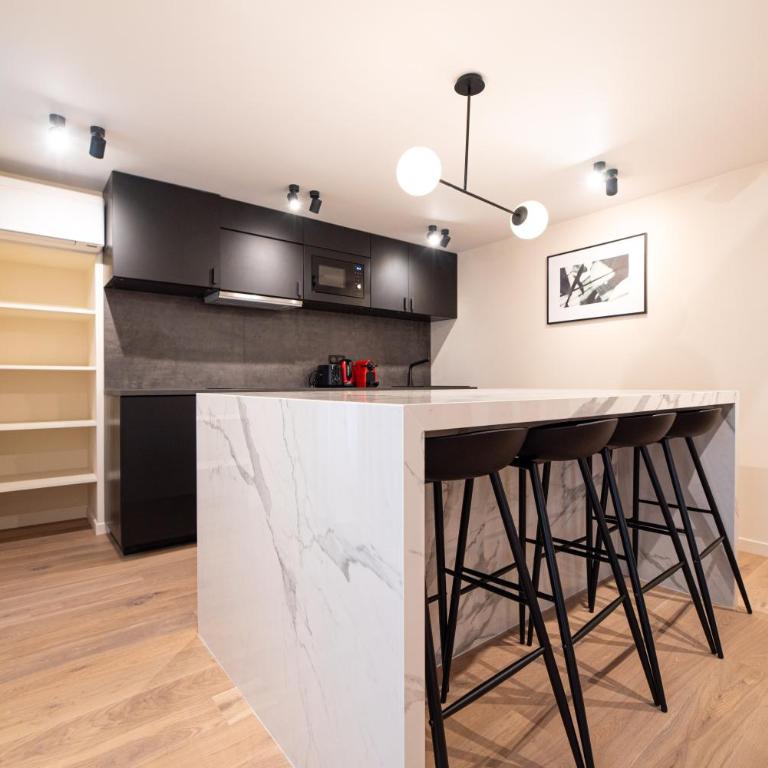 CIA - Home on Grands Boulevards - Three-Bedroom Deluxe Apartment - 16