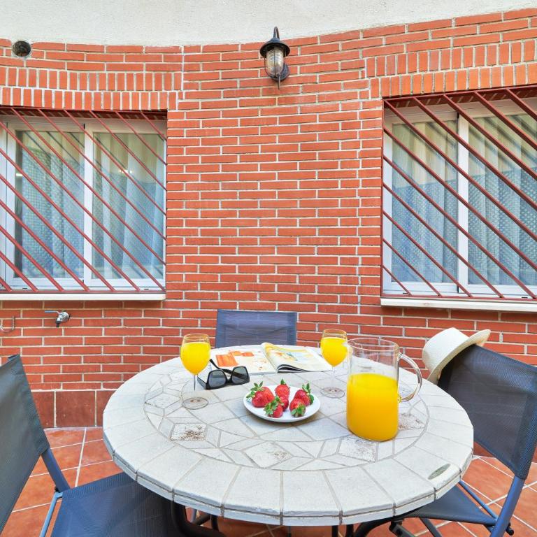 Modern City Centre Apartment w/ Terrace & Fast WIFI - Apartamento de 2 dormitorios - 9