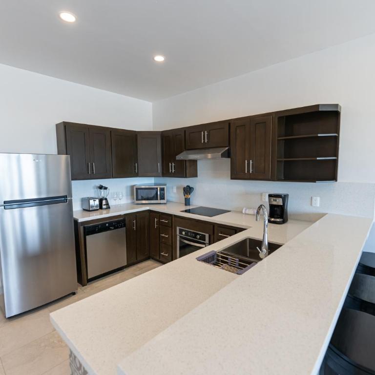Laguna Shores Resort - Penthouse Apartment - 13
