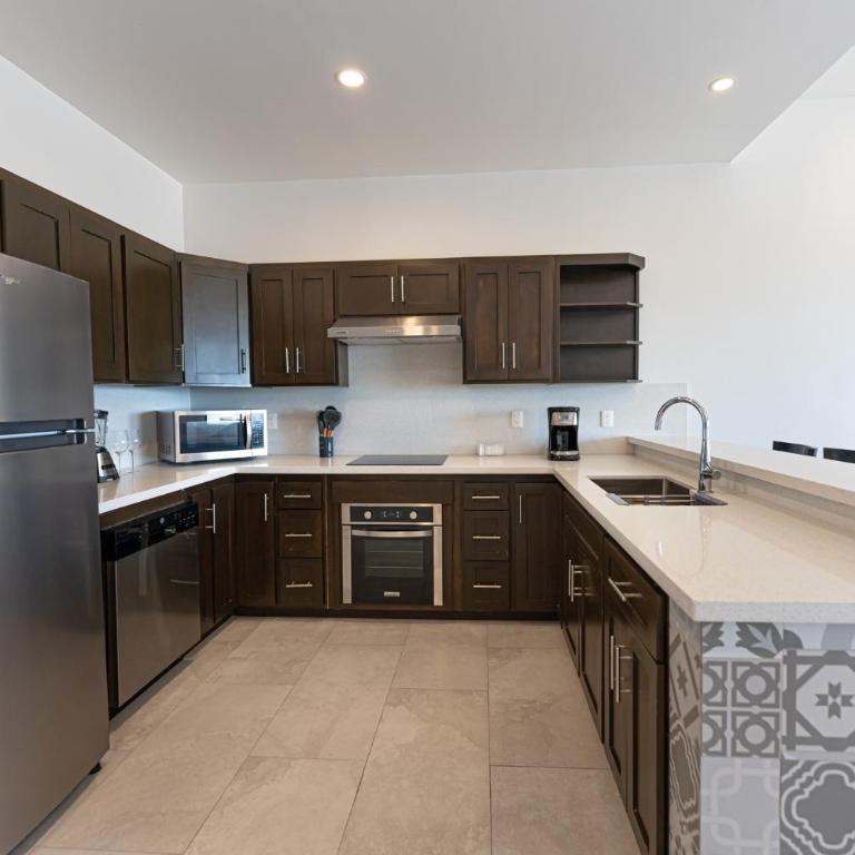Laguna Shores Resort - Penthouse Apartment - 11