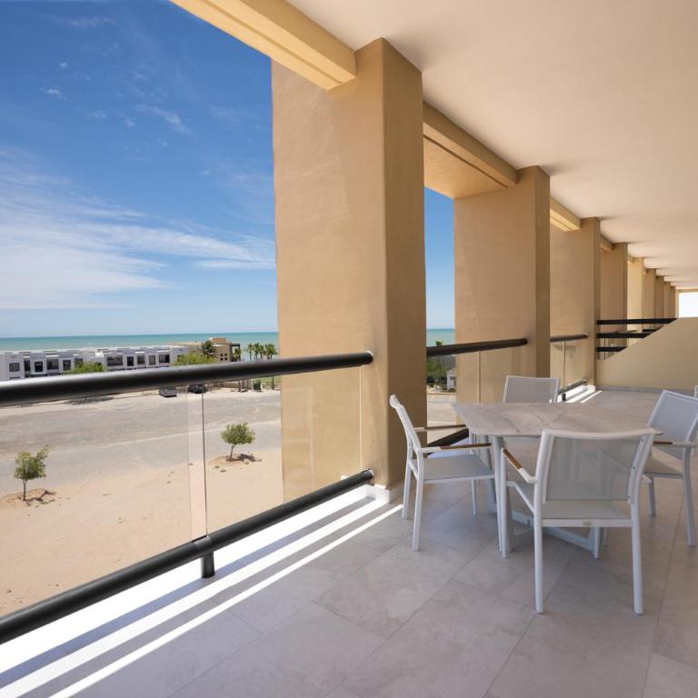 Laguna Shores Resort - Penthouse Apartment - 4