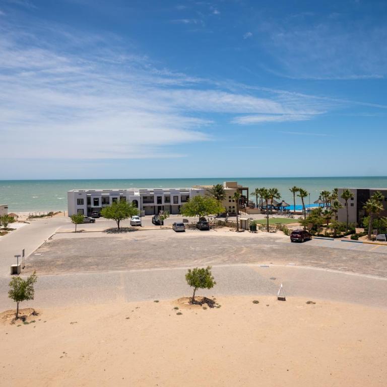 Laguna Shores Resort - Penthouse Apartment - 10