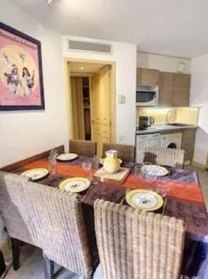 Bel appartement avec grande terrasse à 50m de la plage - Appartement 2 Chambres - 8