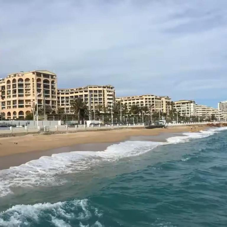 Bel appartement avec grande terrasse à 50m de la plage - Appartement 2 Chambres - 17