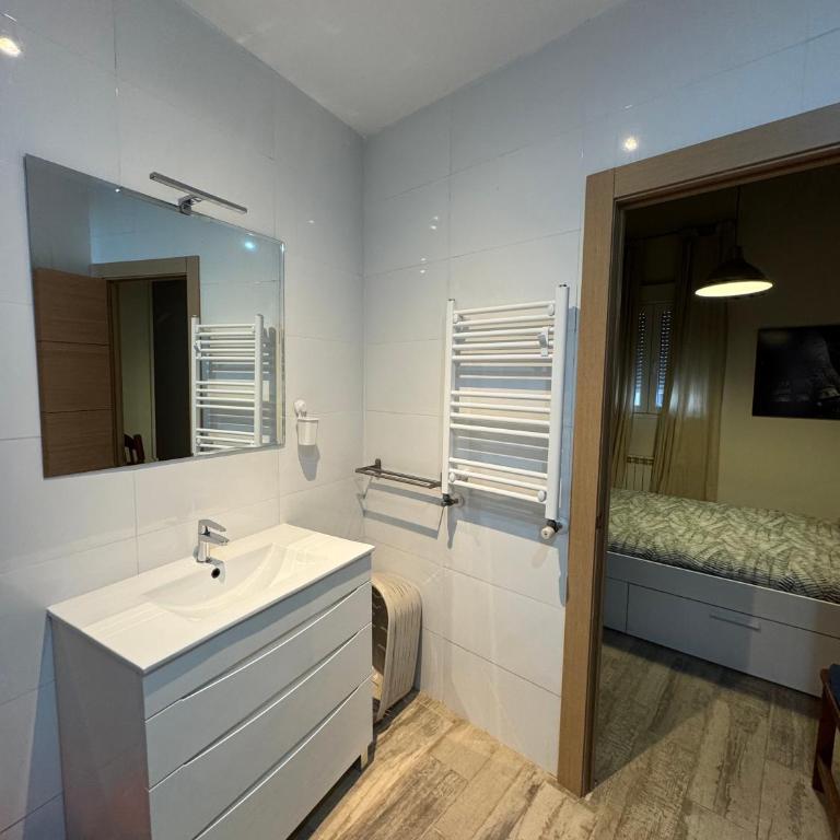 Miguelete tower & 4th FLOOR & City center and no elevator - Two-Bedroom Apartment - 14
