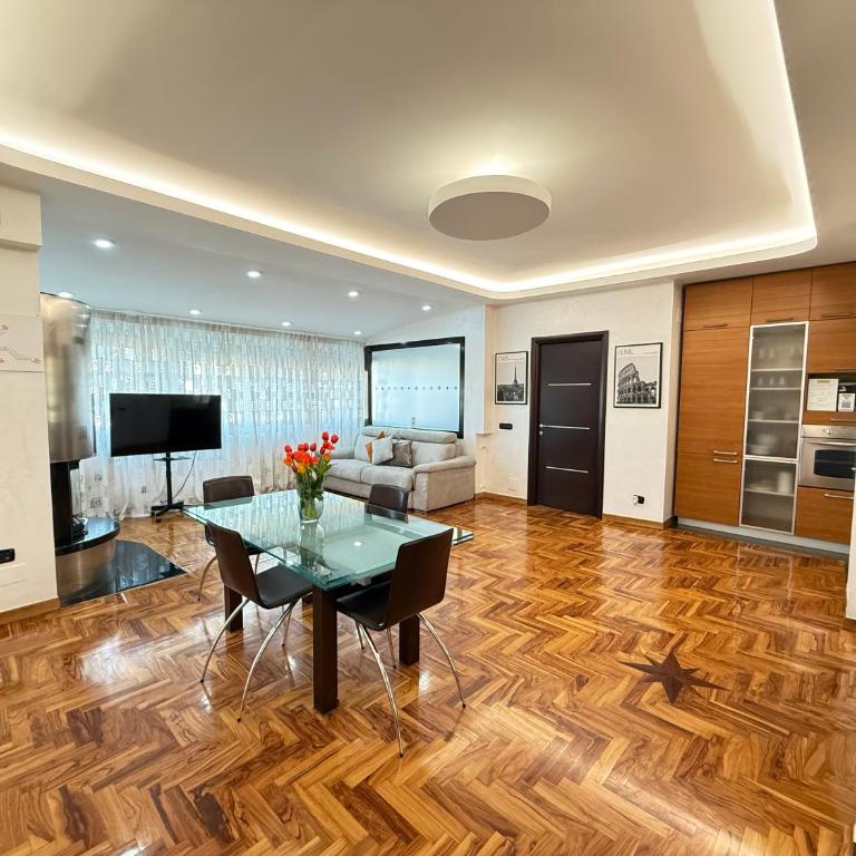 LUXURY AV - Two-Bedroom Apartment - 1