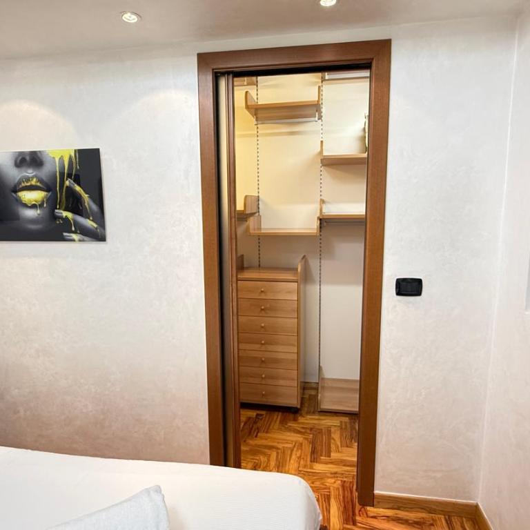 LUXURY AV - Two-Bedroom Apartment - 15