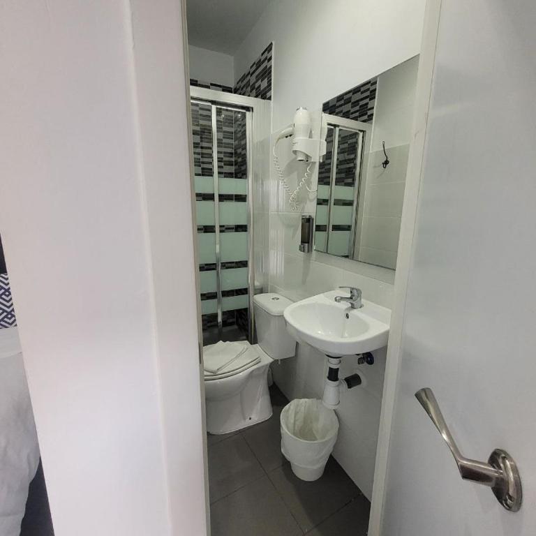 AYZ Frailes - Auto check-in property - Habitación Doble - 10