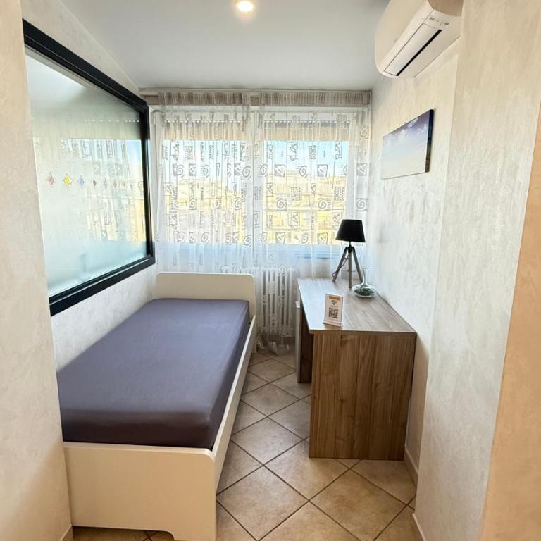 LUXURY AV - Two-Bedroom Apartment - 20