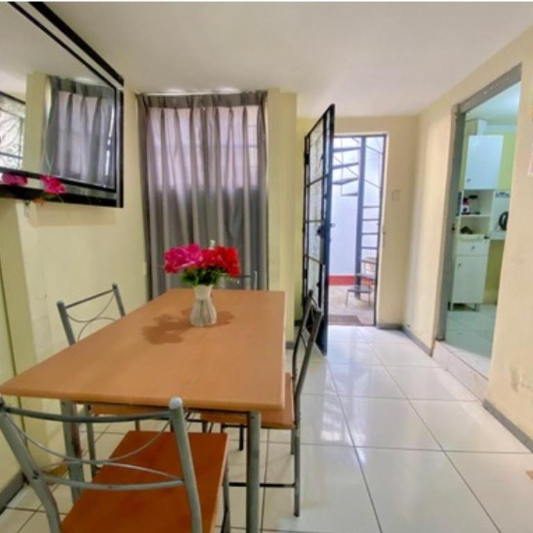 LIndo departamento a 10 min en bus al centro historico de Lima - Two-Bedroom Apartment - 9