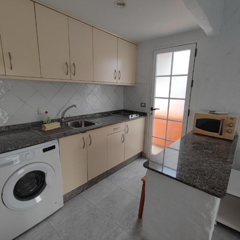 private Bungalow next to Yumbo Center - One-Bedroom Apartment - 14