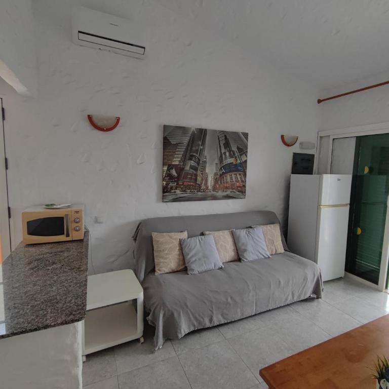 private Bungalow next to Yumbo Center - One-Bedroom Apartment - 11