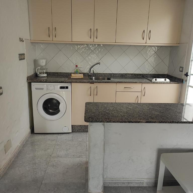 private Bungalow next to Yumbo Center - One-Bedroom Apartment - 2