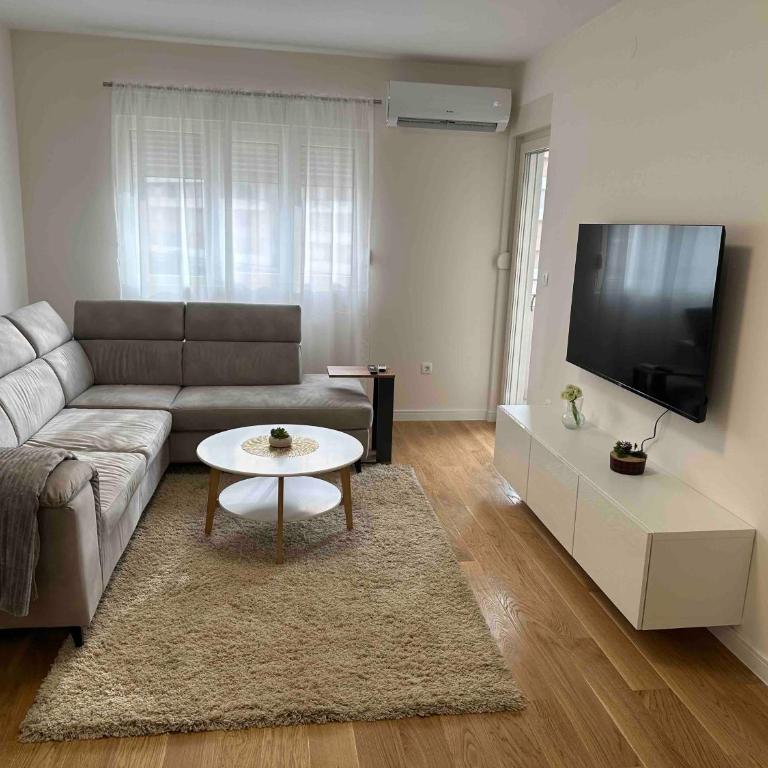 Stylish one bedroom apartment Central Point with -GARAGE 5 EUR PER DAY - One-Bedroom Apartment - 1