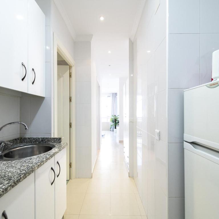 Apartment in Malaga near Bajondillo Beach - Apartamento de 1 dormitorio - 13