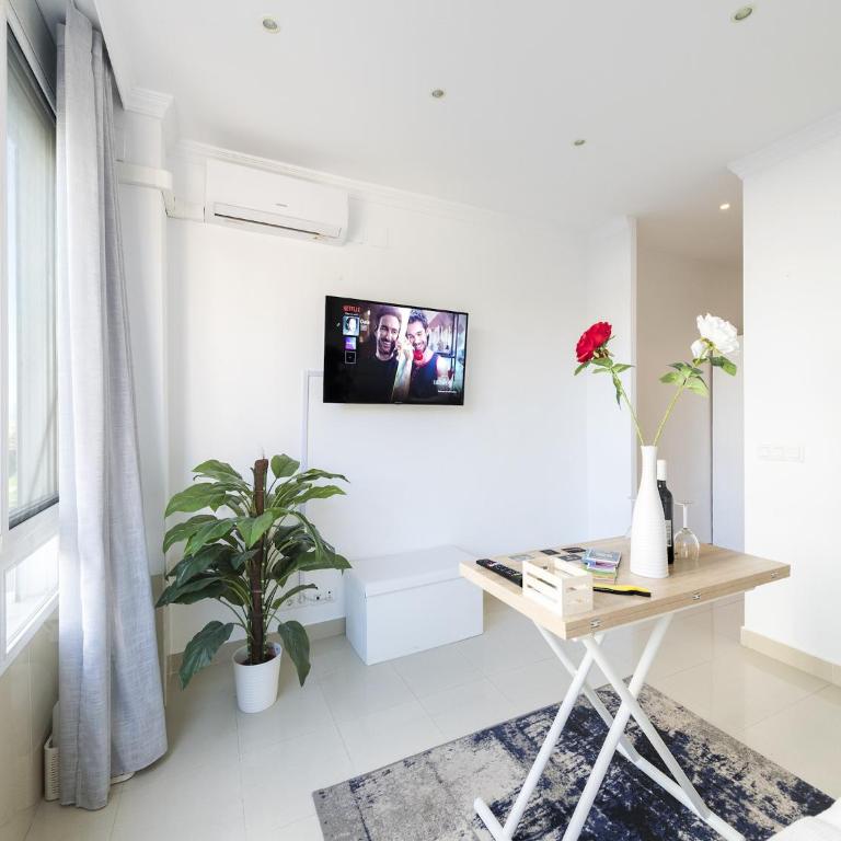 Apartment in Malaga near Bajondillo Beach - Apartamento de 1 dormitorio - 16