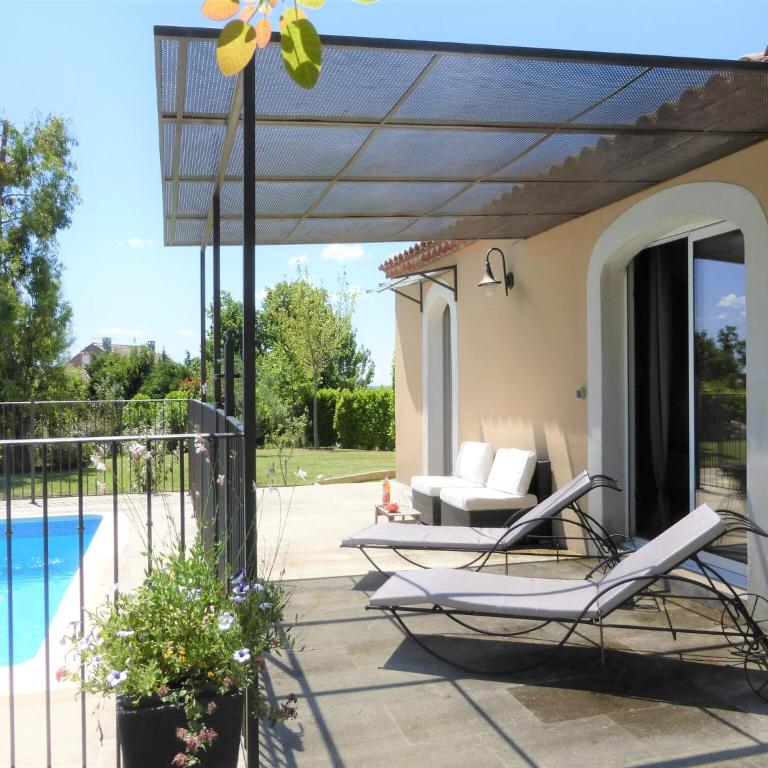 Charming Holiday Villa with Pool - Ferienhaus mit 1 Schlafzimmer - 2