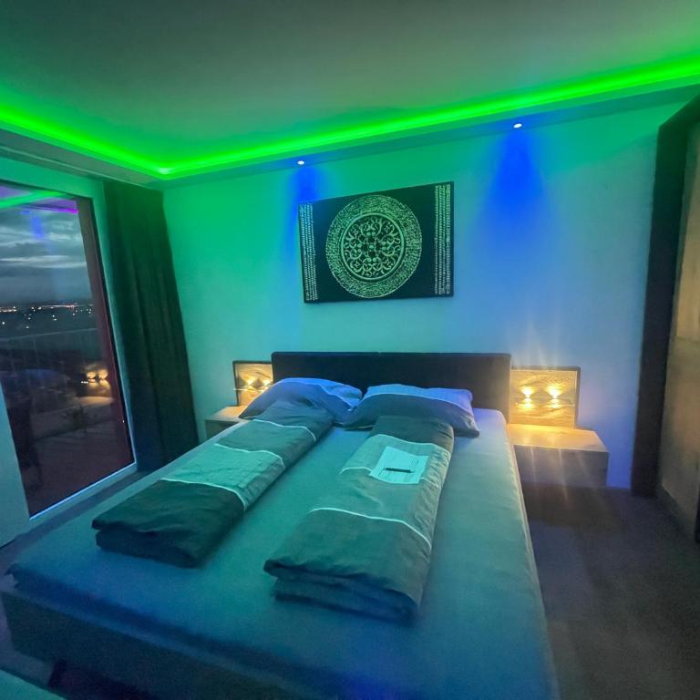 100 qm Penthouse, Self-Check-In, 2 Parkplätze - Penthouse-Apartment - 10