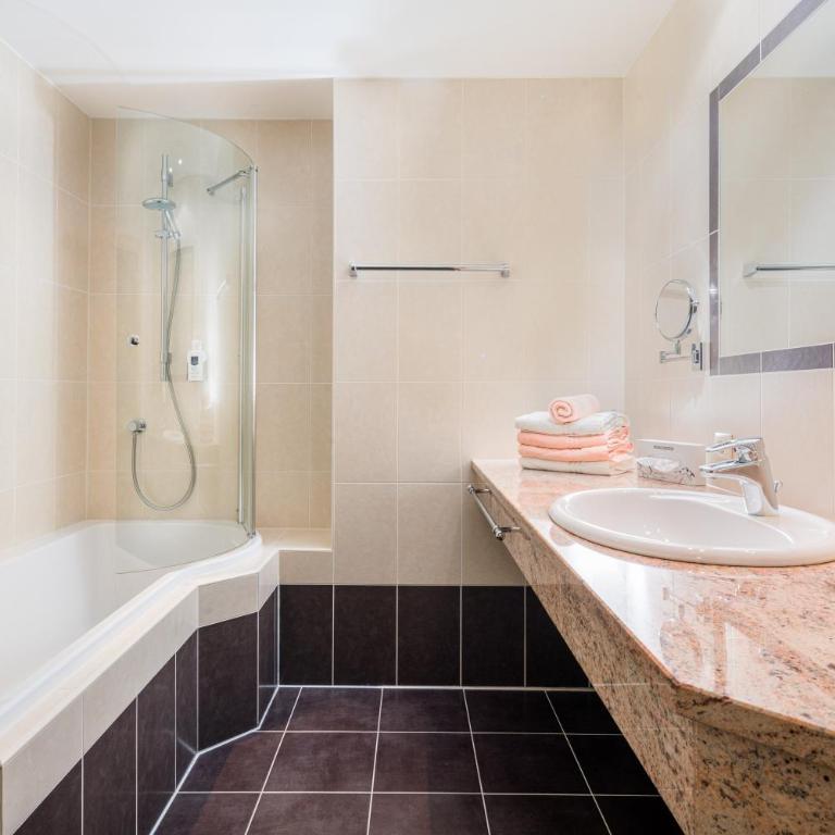 Hotel Mathiesn - Familienzimmer mit Badewanne - 4