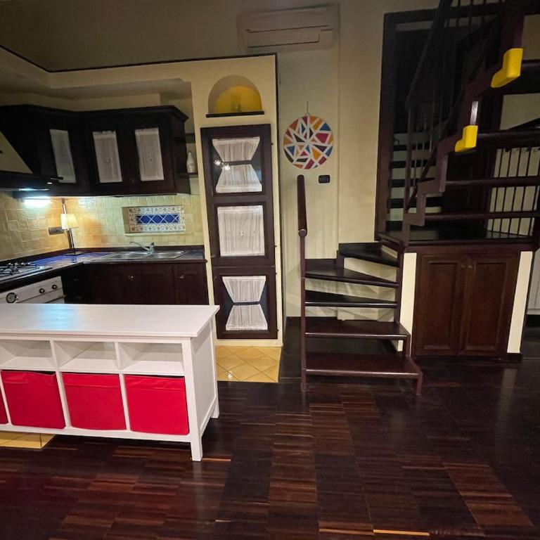 Lovely House in Centro Storico - Two-Bedroom Apartment - 17