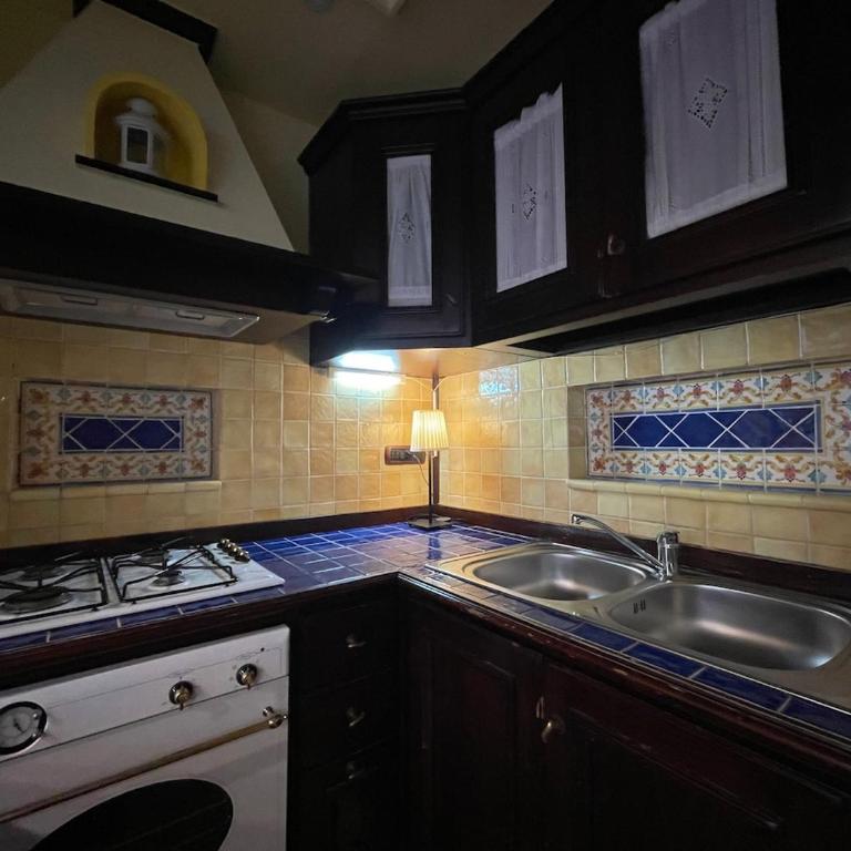 Lovely House in Centro Storico - Two-Bedroom Apartment - 6