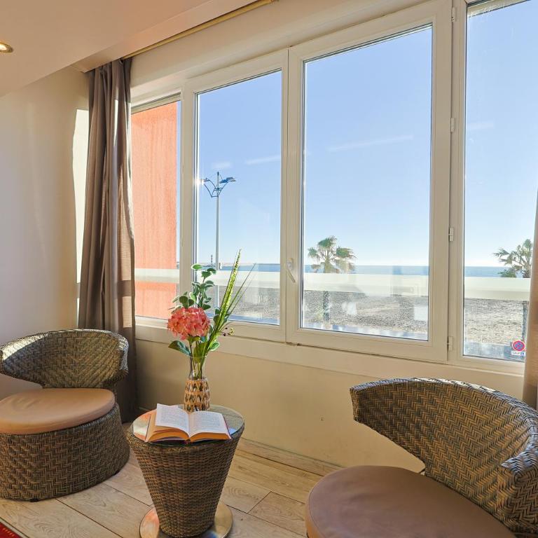 Logis Hôtel & Restaurant Mediterranee - Chambre Double - Vue sur Mer - 2
