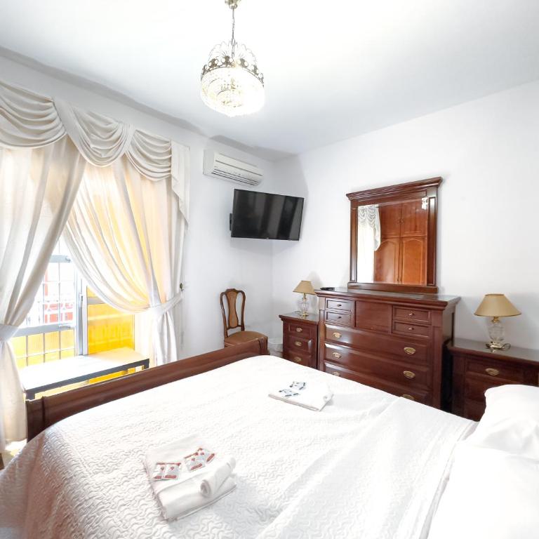 Rooms and Suites Don Pepín La Merced - Double Room with Shared Bathroom - 4