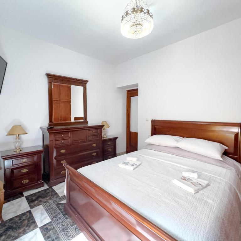 Rooms and Suites Don Pepín La Merced - Double Room with Shared Bathroom - 2