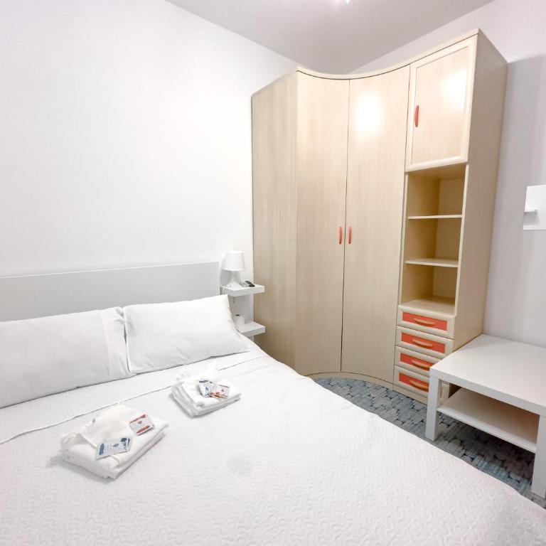 Rooms and Suites Don Pepín La Merced - Double Room with Shared Bathroom - 15