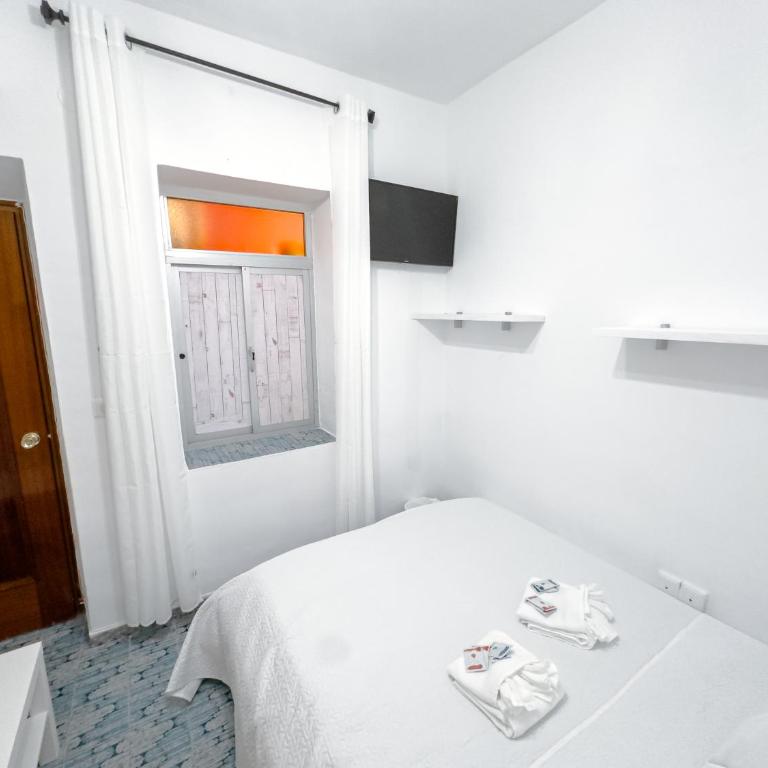 Rooms and Suites Don Pepín La Merced - Double Room with Shared Bathroom - 13