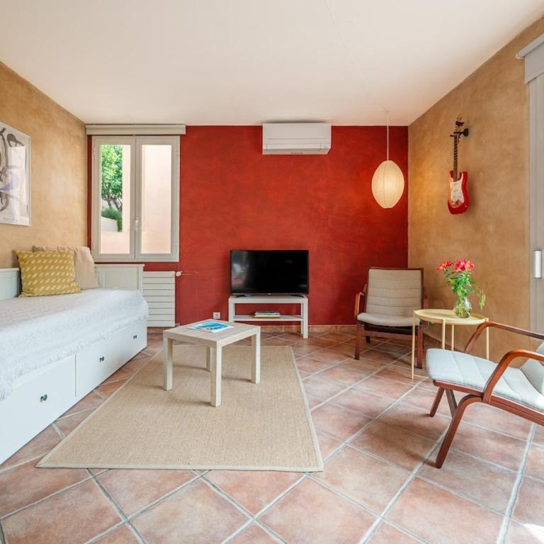 Val de Menton, Charmant 3 pièces atypique, jardin et terrasse à 7 minutes à pied du centre ville - Appartement 2 Chambres - 1