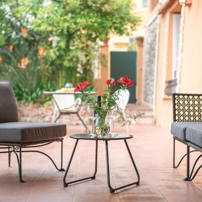 Val de Menton, Charmant 3 pièces atypique, jardin et terrasse à 7 minutes à pied du centre ville - Appartement 2 Chambres - 13