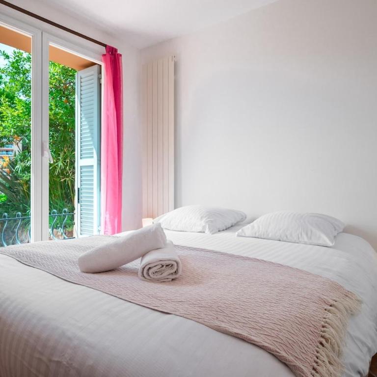 Val de Menton, Charmant 3 pièces atypique, jardin et terrasse à 7 minutes à pied du centre ville - Appartement 2 Chambres - 18