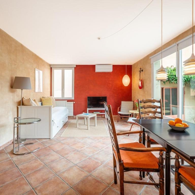 Val de Menton, Charmant 3 pièces atypique, jardin et terrasse à 7 minutes à pied du centre ville - Appartement 2 Chambres - 26