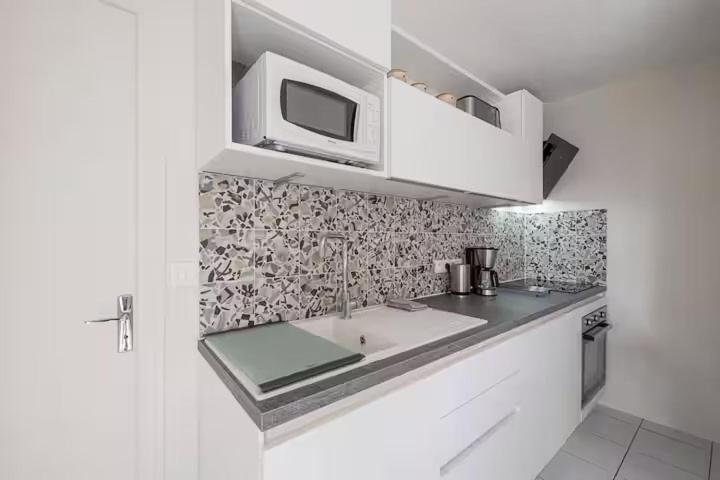 Bel appartement près de la plage - One-Bedroom Apartment - 7