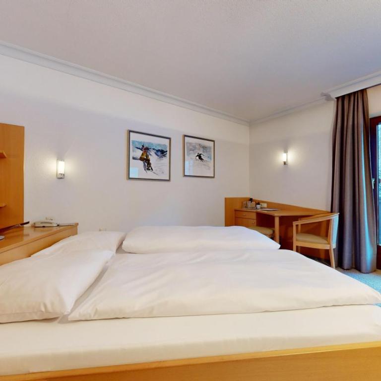 Haus Bergkristall - Doppelzimmer mit Balkon - 3