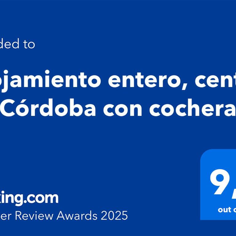Alojamiento entero, centro de Córdoba con cochera - Three-Bedroom Apartment - 45