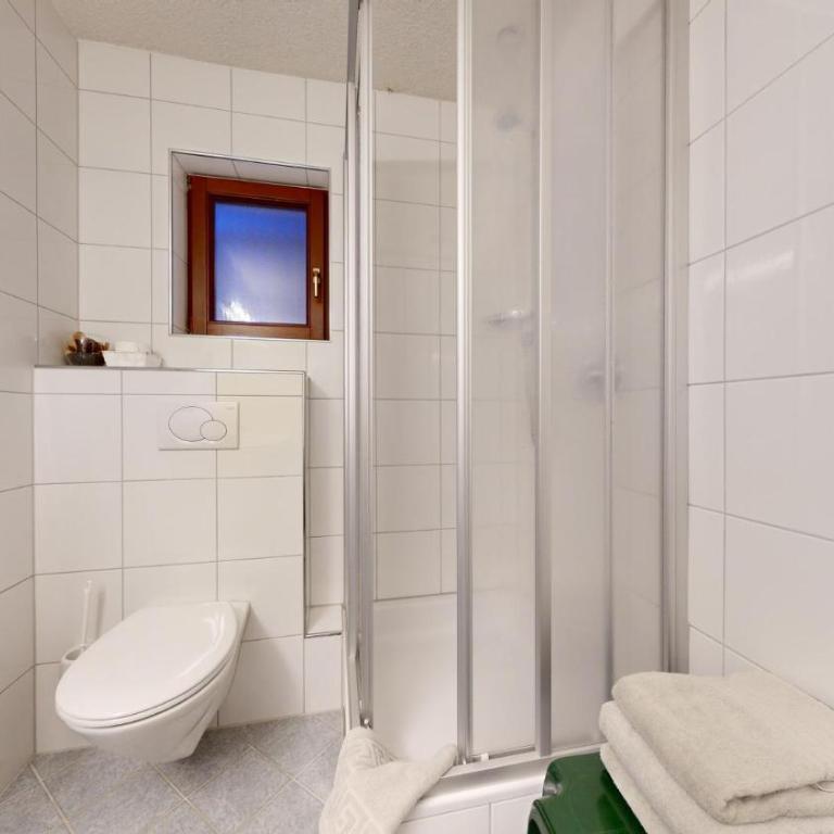 Haus Bergkristall - Dreibettzimmer - 2